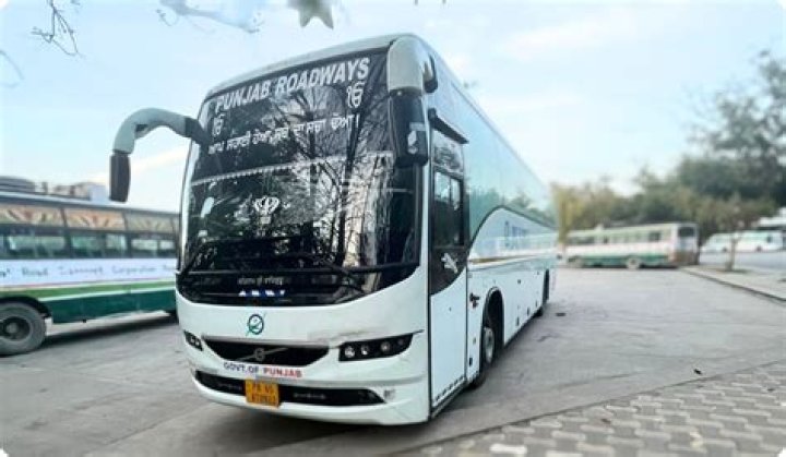 Are buses running from Jalandhar to Delhi?