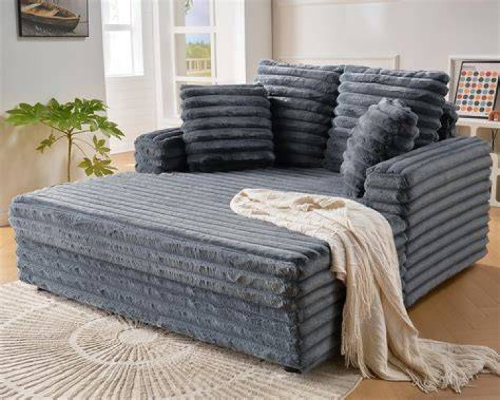 Can you add a chaise to kivik?