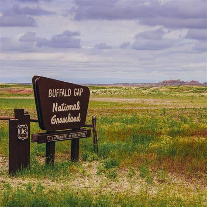 Can you camp on National Grasslands in South Dakota?