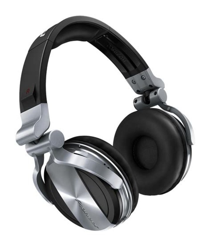 Can you DJ without headphones?