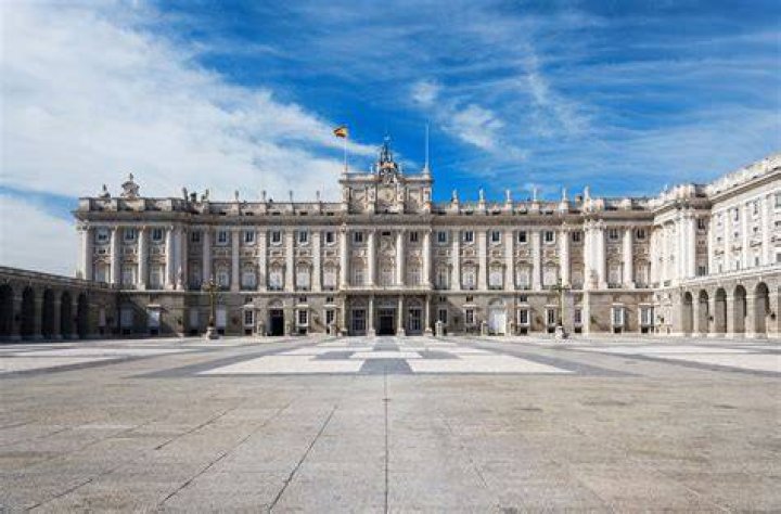 Can you go into the Royal palace Madrid?