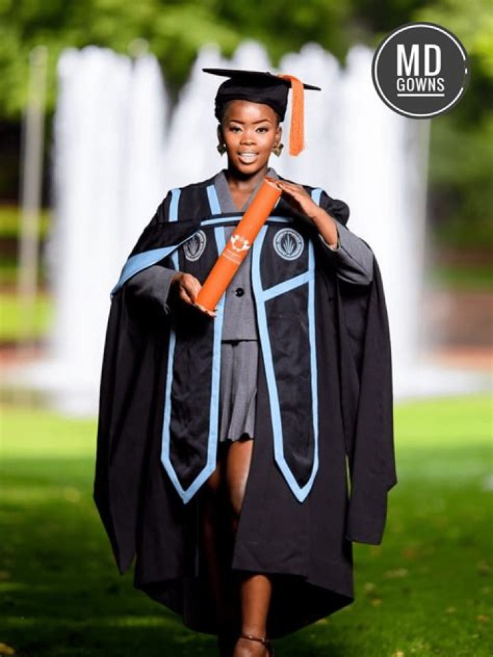 Does KPMG hire graduates?
