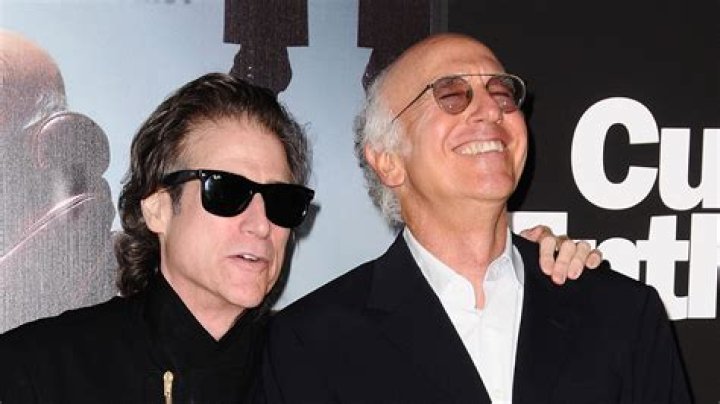 Does Larry give Richard a kidney?