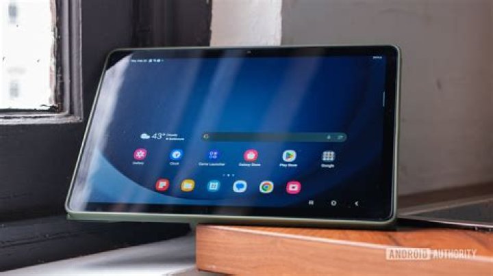 How do I change the size of the icons on my tab bar?