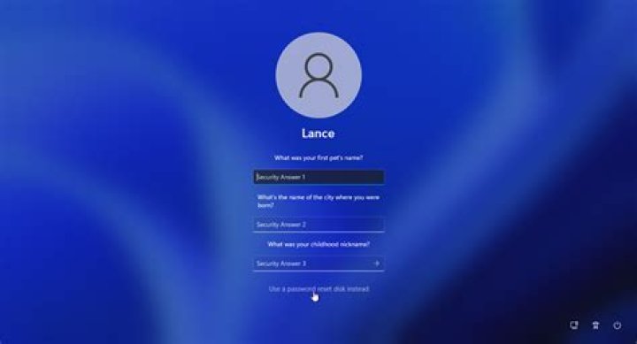 How do I find help in Windows 8?