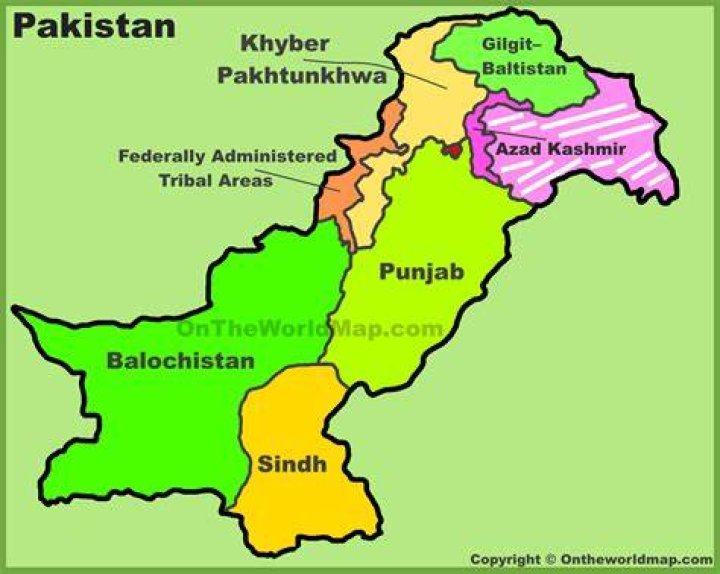 How many divisions Pakistan Army have?