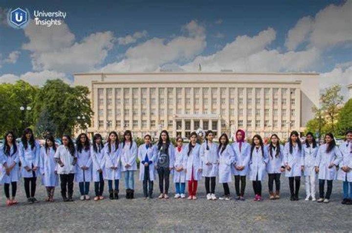 How many medical universities are there in Islamabad?