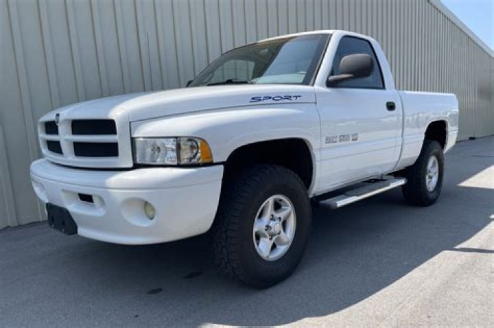 How much does a 2000 Dodge Ram cost?