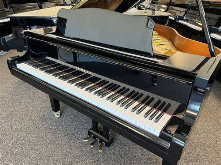 How much does a new Yamaha baby grand piano cost?