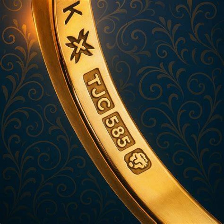 IS 916 real gold?
