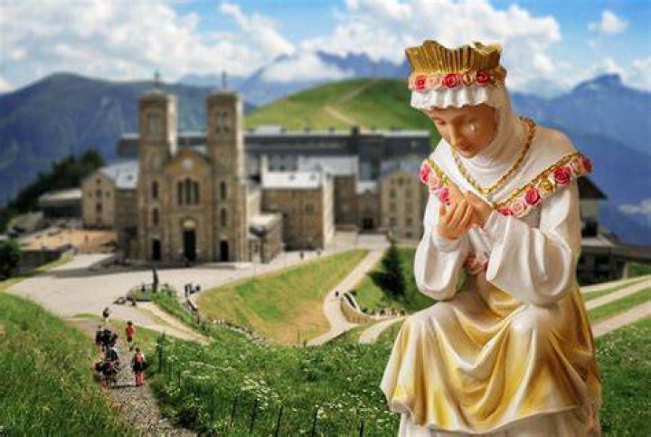 Is La Salette free?
