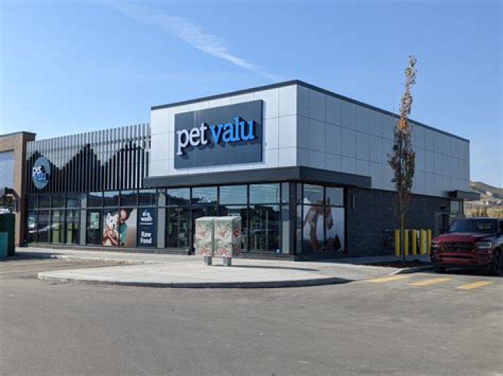 Is Pet Valu closing in Canada?