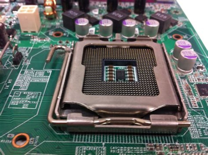 Is socket and processor same?