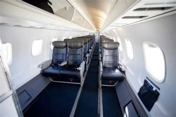 What airlines use the ERJ 145?