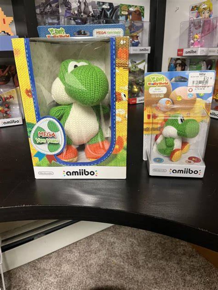 What does the Yarn Yoshi amiibo do?