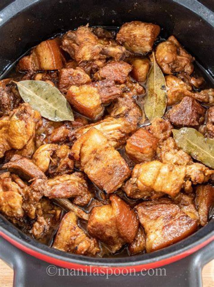 What is the steps in preparing or cooking adobo?