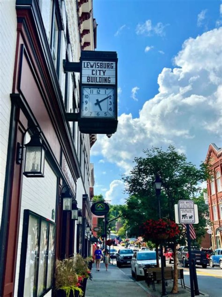 What is there to do in Park Street on Christmas?