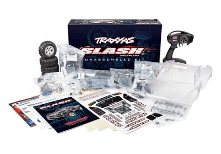What motor does the Traxxas Slash use?