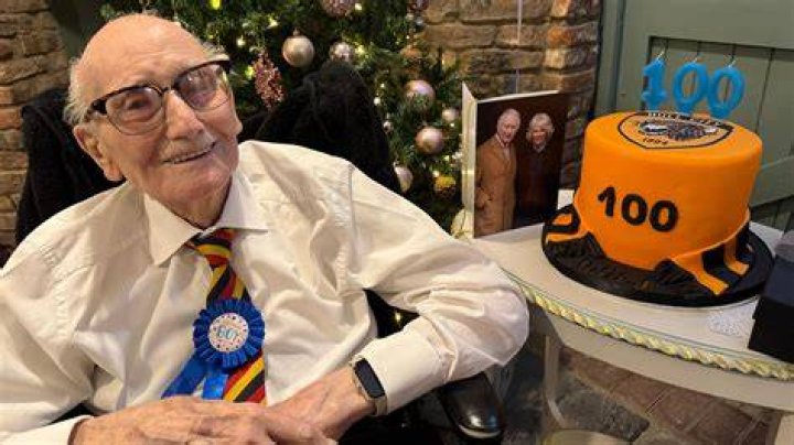 What would a 100 year old wear?