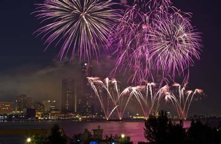 Where can I watch fireworks in Michigan?