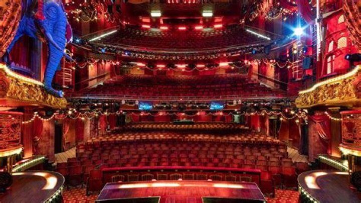 Where is the best place to sit in the Piccadilly Theatre?