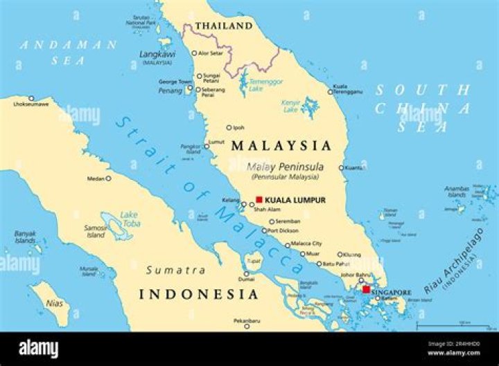 Where is the border between Indonesia and Malaysia?