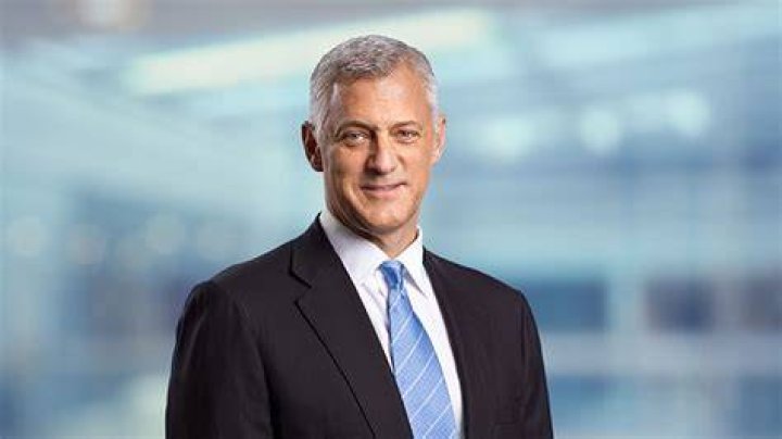 Who is CEO of Standard Chartered?