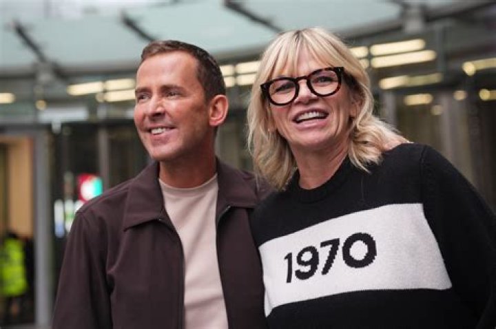 Who is Gaby Roslin husband?