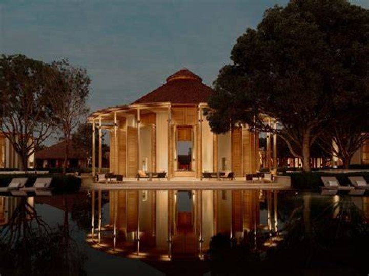 Who owns Amanyara resort?